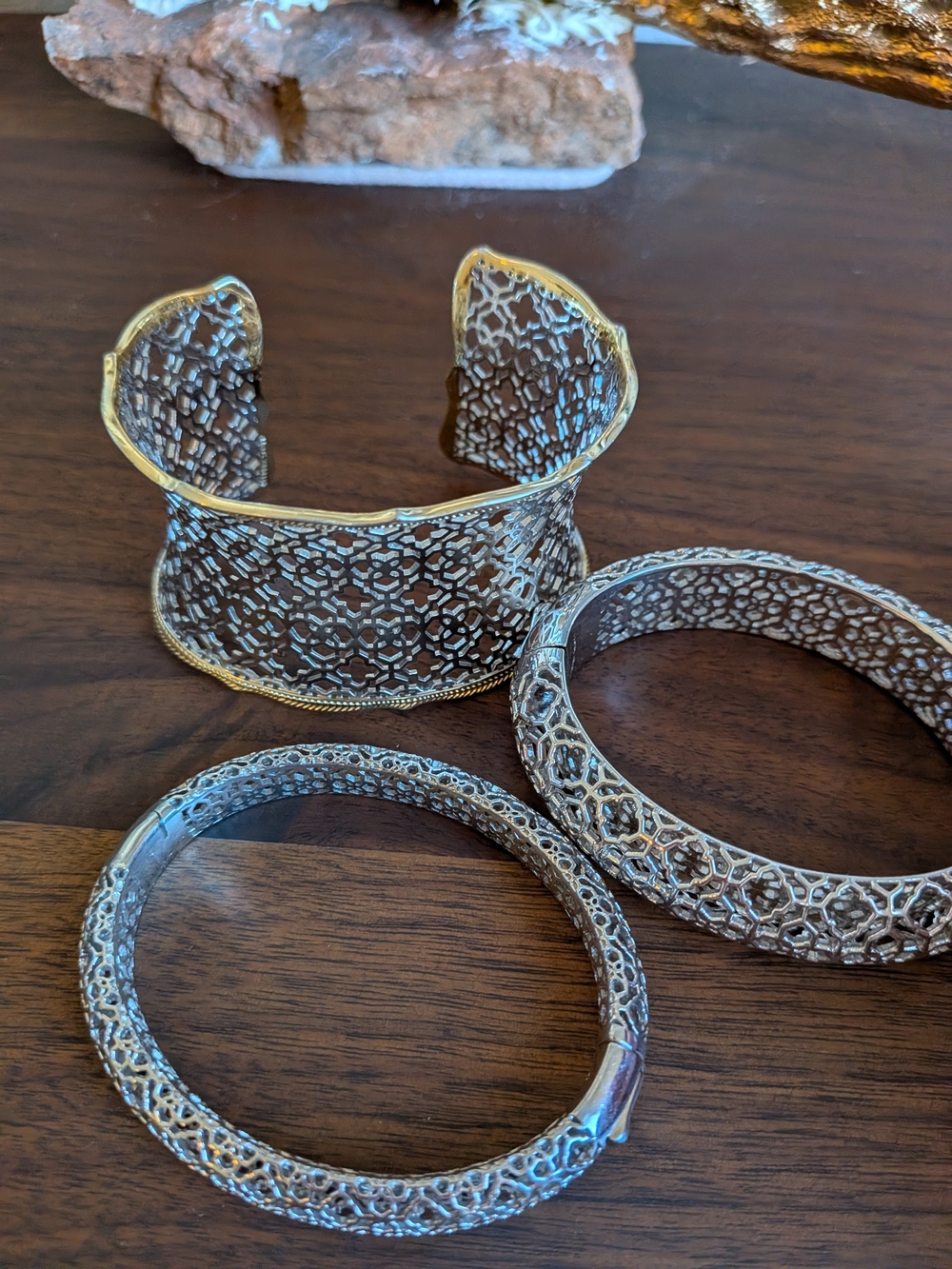 Kendra Scott - Filigree Bracelet Set - Silver & Gold Tones - Excellent Condition - Picture 2 of 8